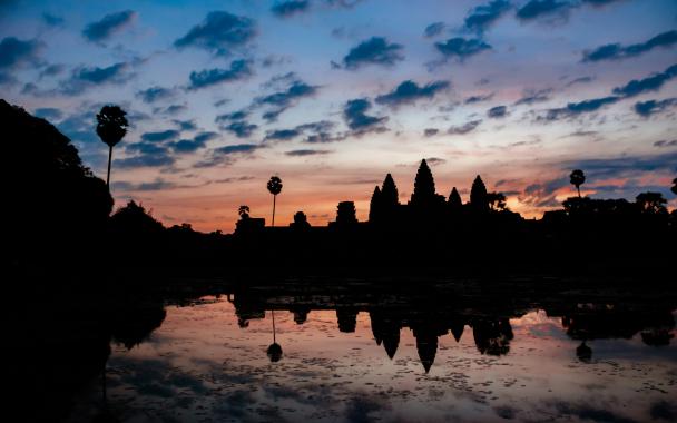 silouette of Cambodian scenen